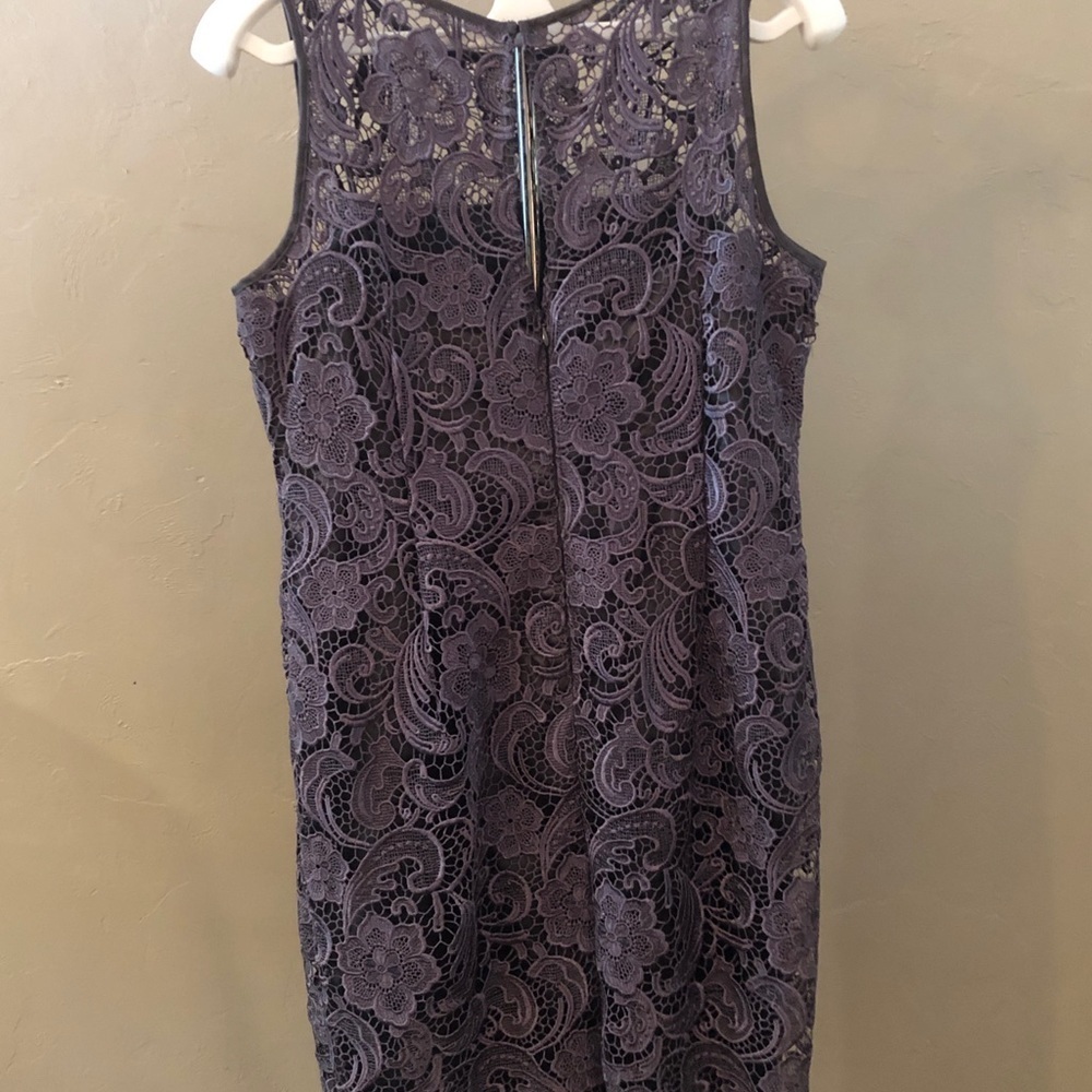 Adrianna Papell Evening Dress Gray Lace Overlay Sleeveless Lined Sheath Size 14 - Picture 3 of 4